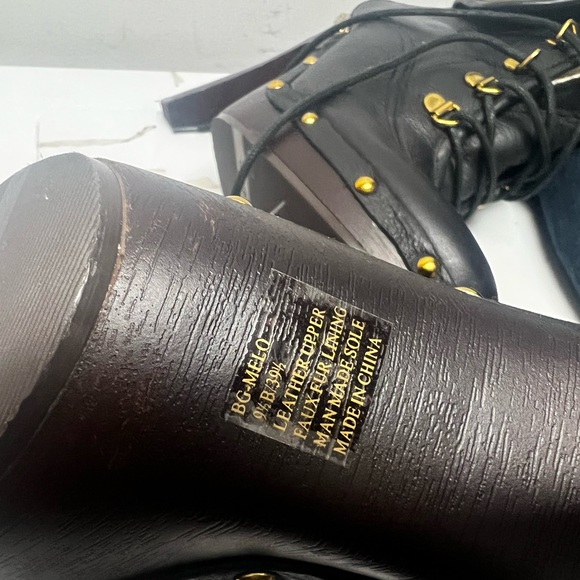 BCBG Women’s Melo Black Leather Shearling Platform Ankle Booties Size 9.5B - Picture 2 of 5